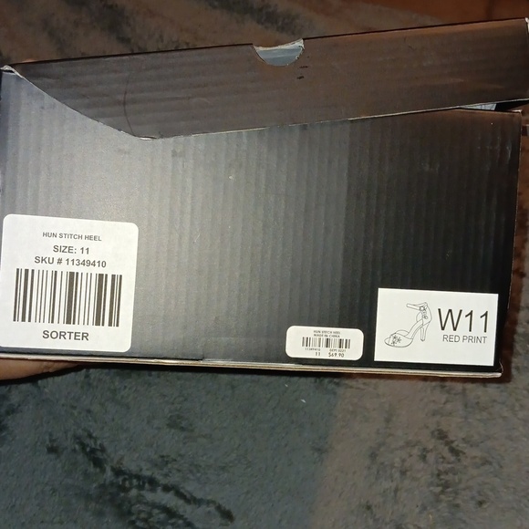 HER Universe Disney Lilo & Stitch Tiki Heelssize 11 - Picture 8 of 11